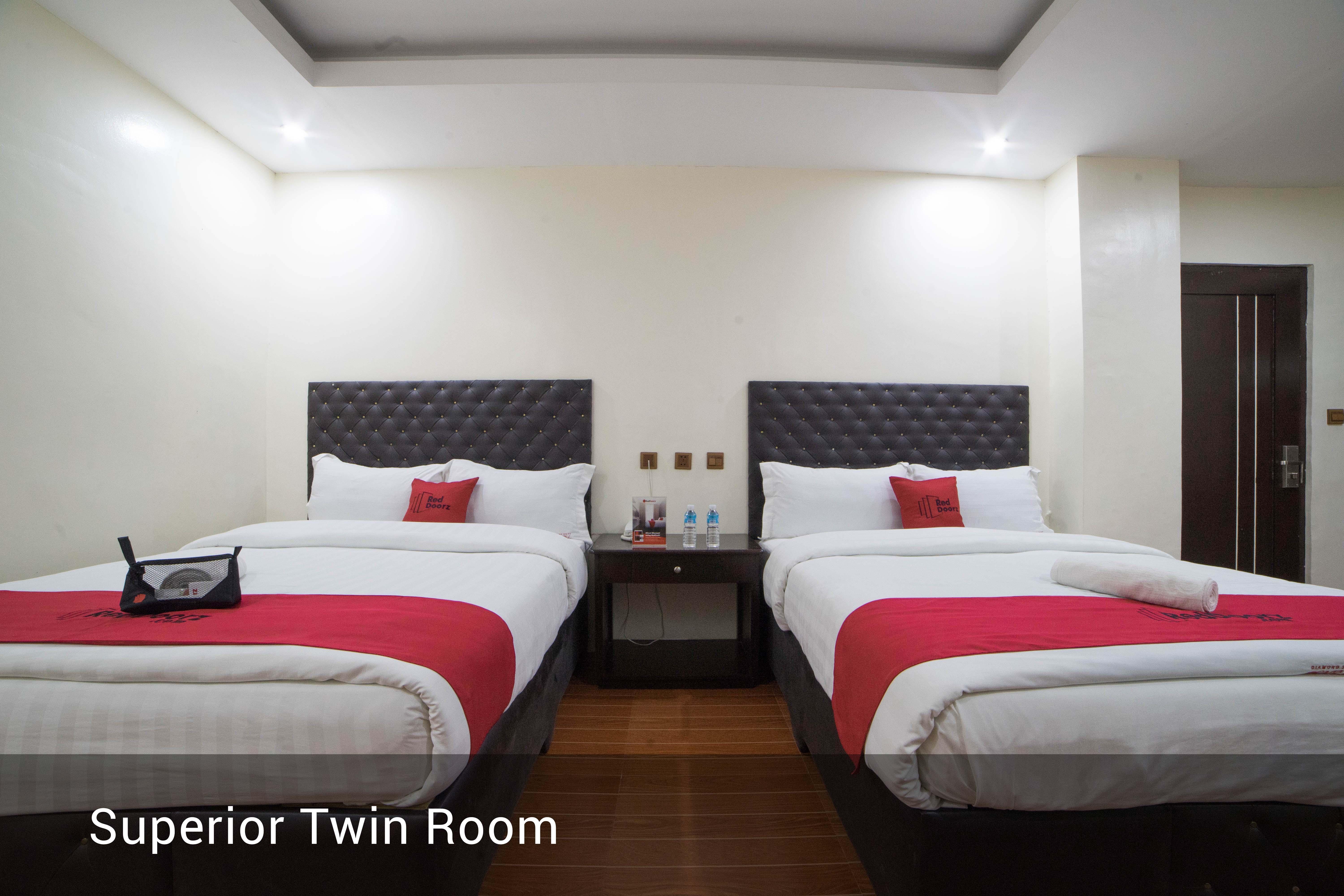 Reddoorz Plus @ Balibago Angeles City Esterno foto