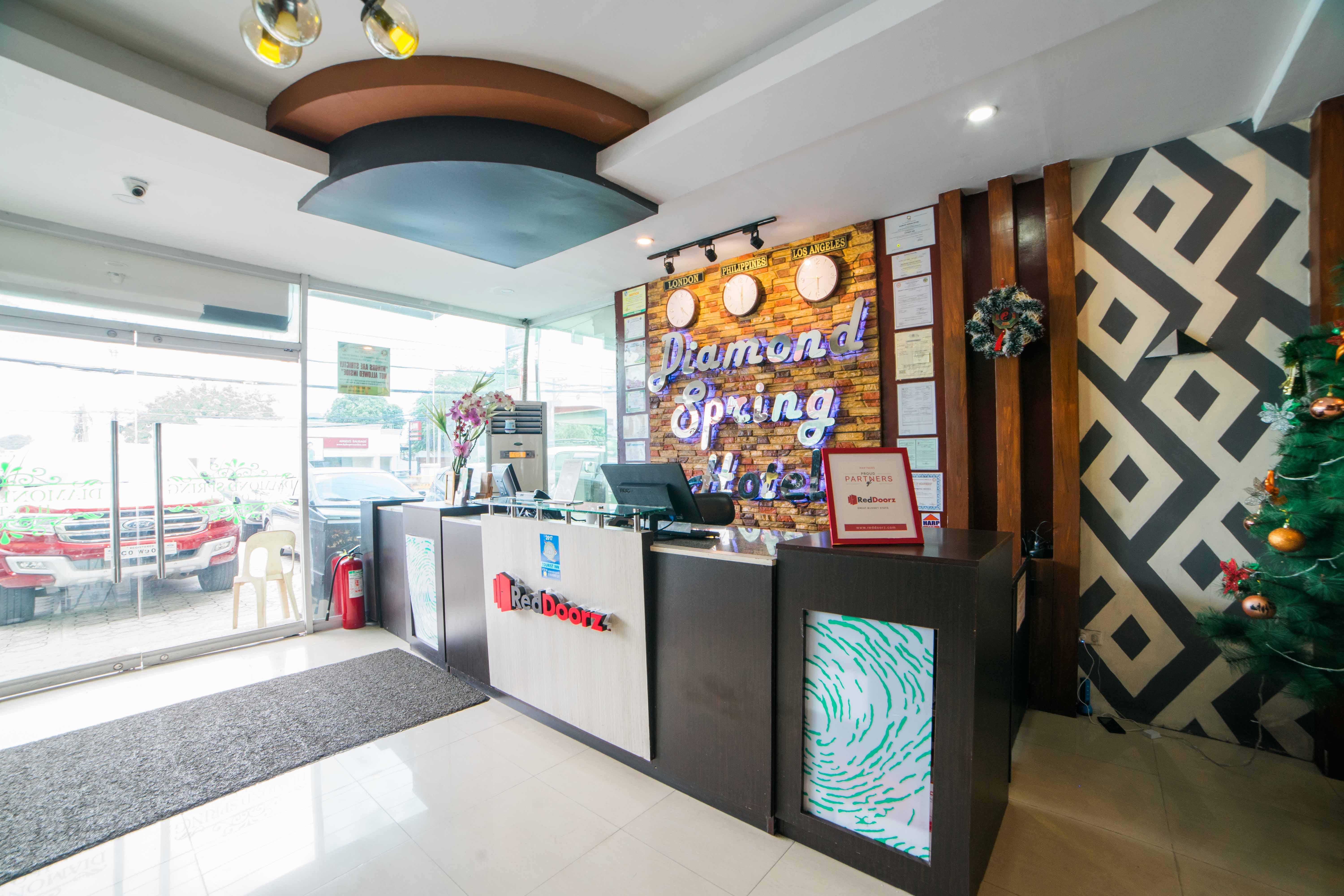 Reddoorz Plus @ Balibago Angeles City Esterno foto
