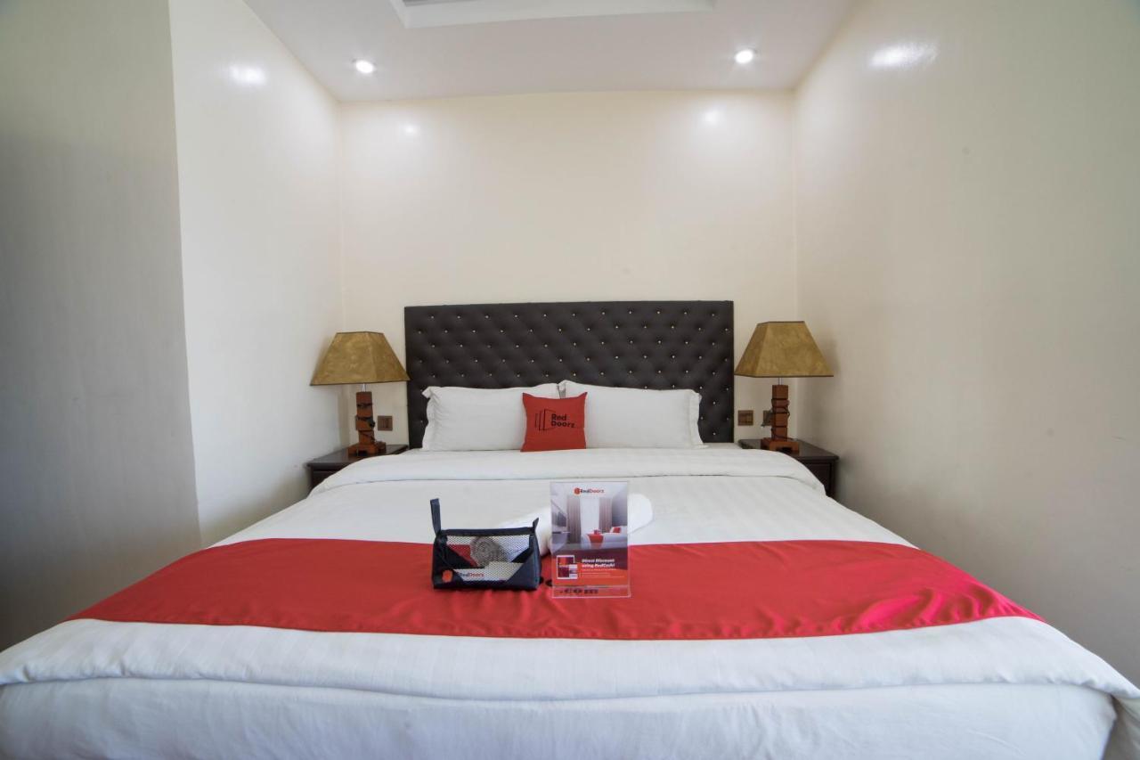 Reddoorz Plus @ Balibago Angeles City Esterno foto